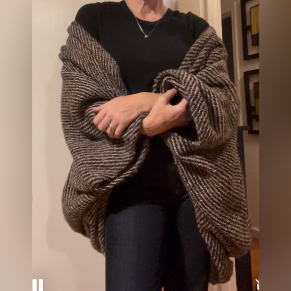 EUC Tapestries Ireland by Helena Ruth Vintage 80’s Wool Sweater - Picture 2 of 6